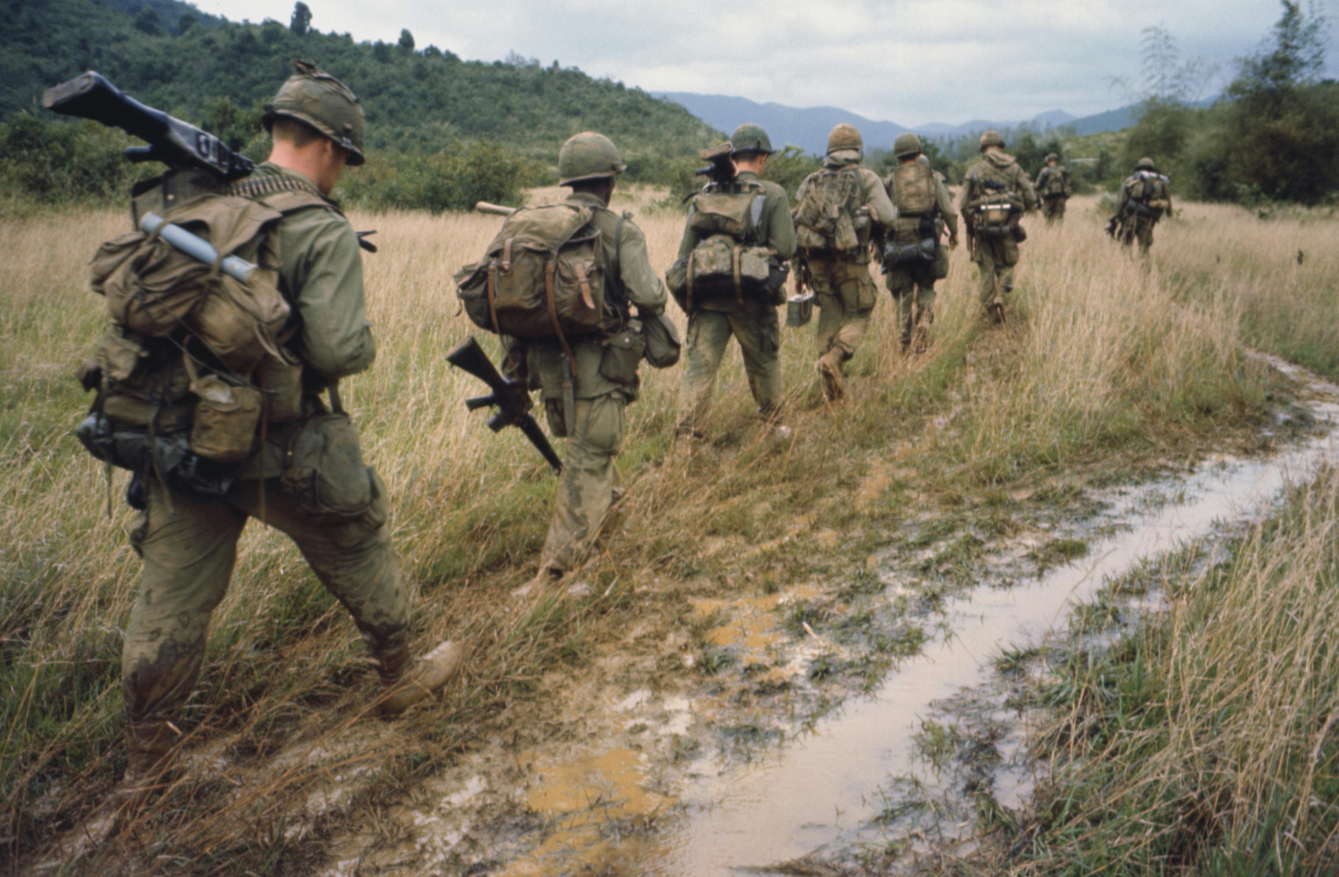 Морпехи вьетнам. Солдаты США во Вьетнаме. Американские войска во Вьетнаме. Солдаты США вло Вьетнаме.
