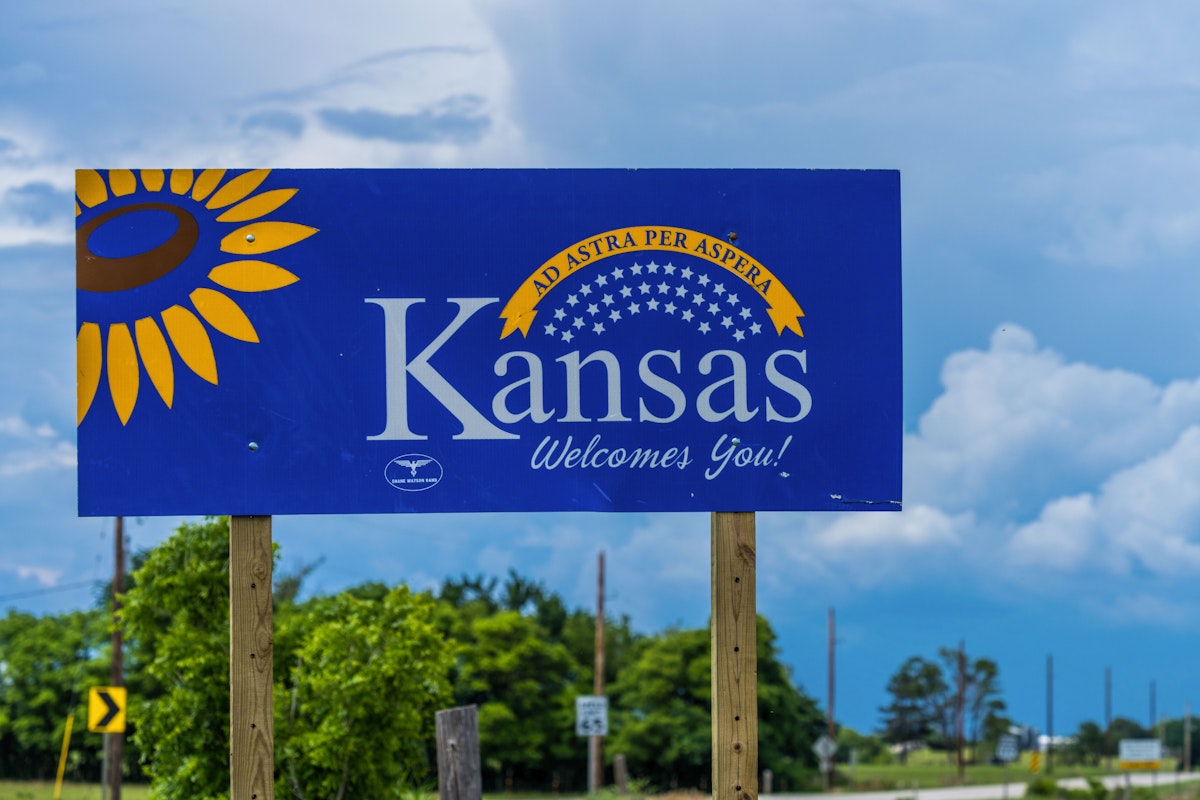 Kansas Makes Trans People’s Driver’s Licenses Invalid Overnight Kansas Makes Trans People’s Driver’s Licenses Invalid Overnight