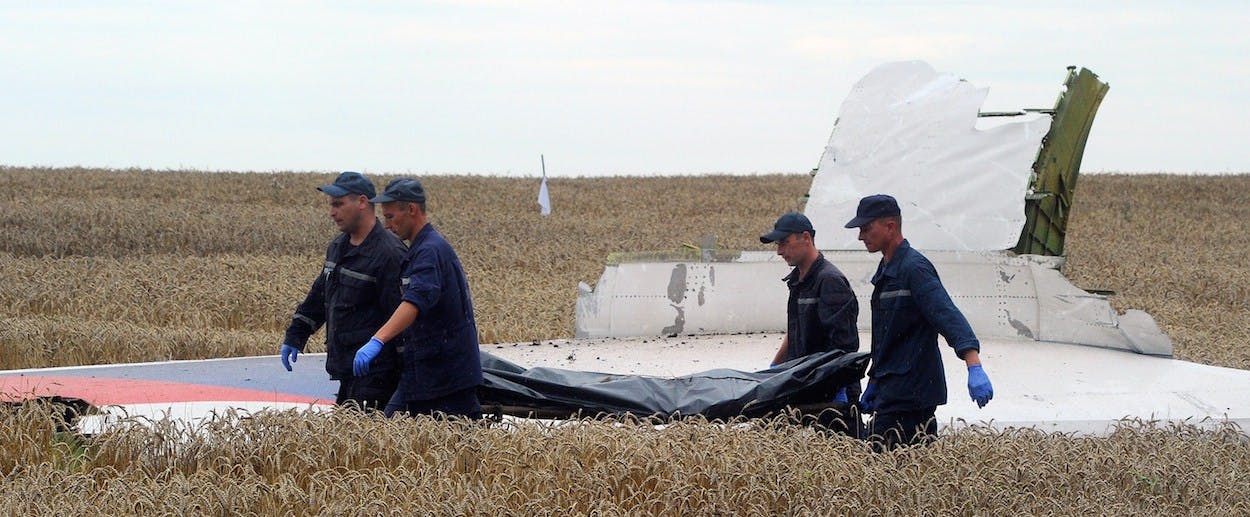 What It's Like To Walk Through The Wreckage Of Malaysia Airlines Fligh ...